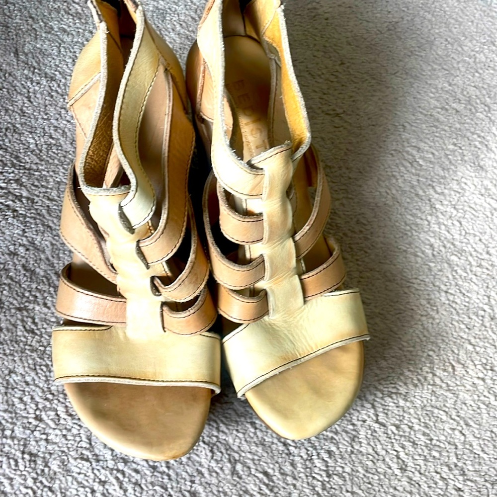 Bed Stu Olinda Wedge Sandals Women’s Wood Wedge Leather Tan Zip Casual Size 7.5
